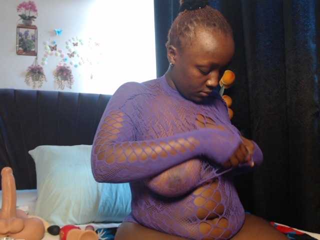 Curvyzaraa