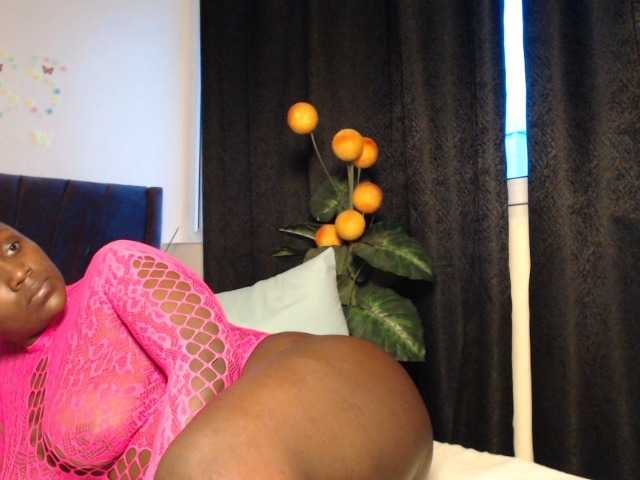 Curvyzaraa