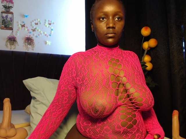 Curvyzaraa