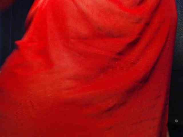 Curvyzaraa webcam