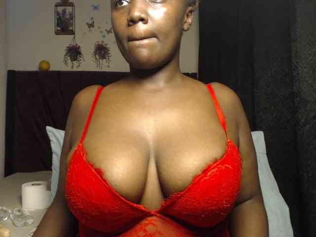 Curvyzaraa