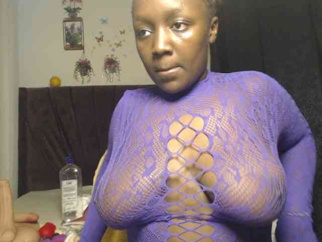 Curvyzaraa Curvyzaraa