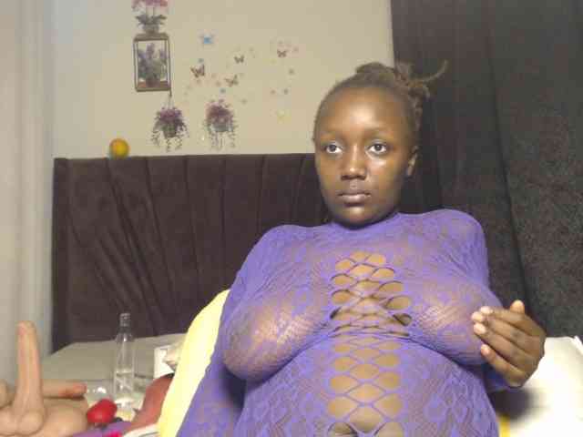 Curvyzaraa