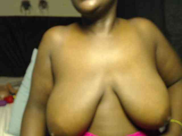 Curvyzaraa