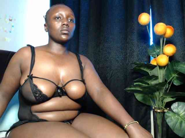 Curvyzaraa