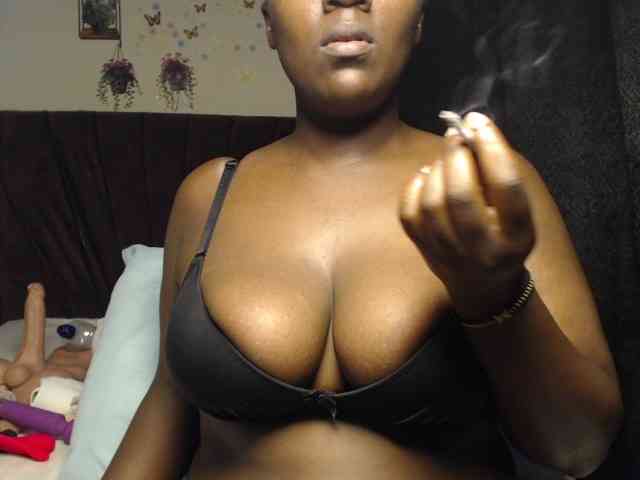 Curvyzaraa
