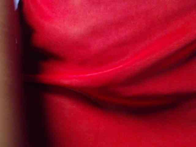 Curvyzaraa webcam