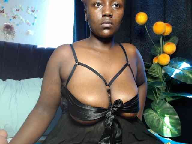 Curvyzaraa