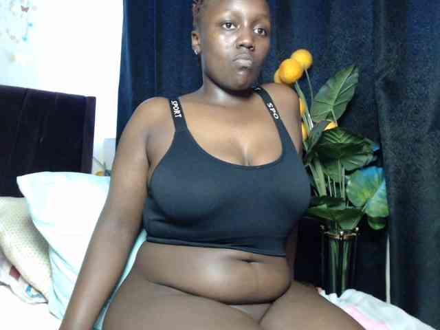 Curvyzaraa