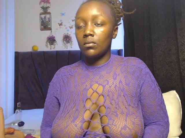 Curvyzaraa