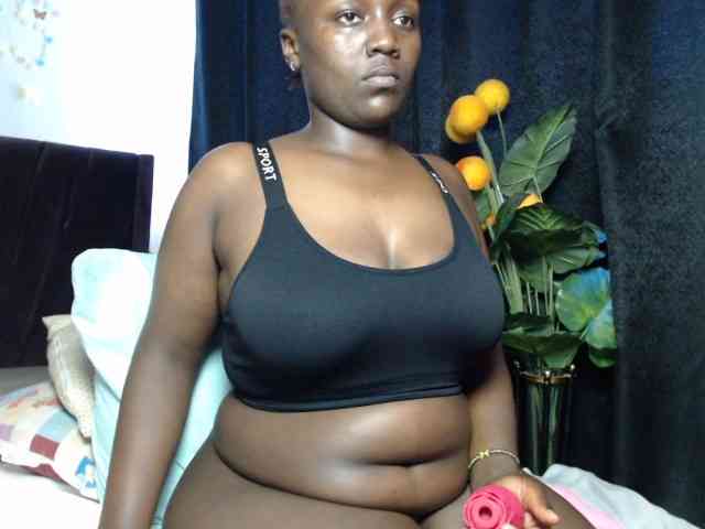 Curvyzaraa