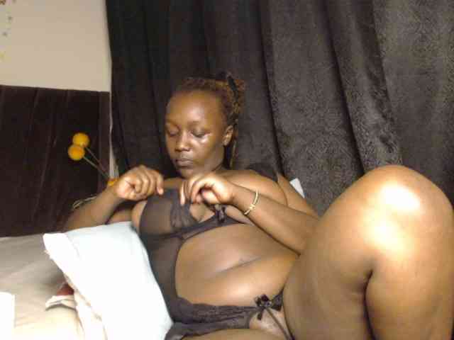 Curvyzaraa