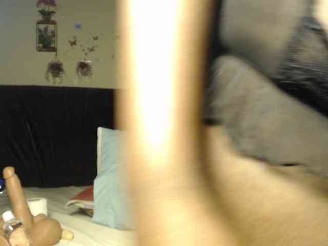Curvyzaraa webcam
