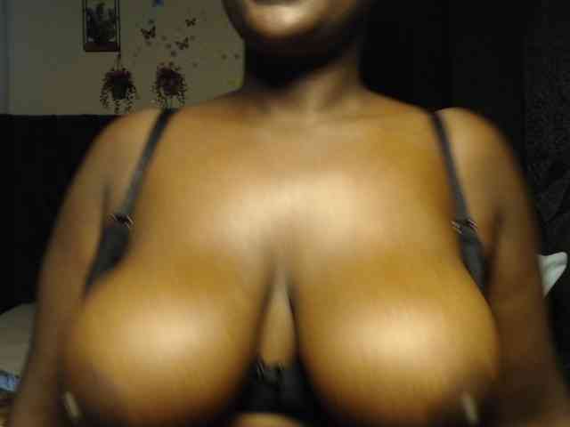 Curvyzaraa