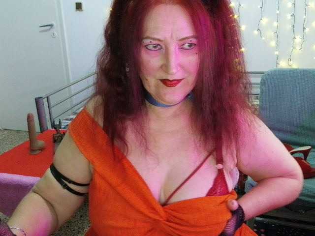 SabrinaXlovess live cam on BongaCams