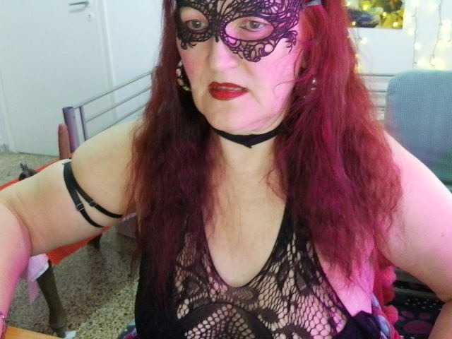 SabrinaXlovess live cam on BongaCams