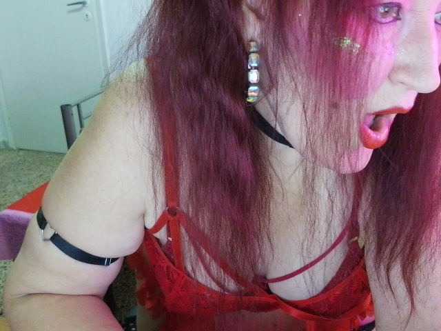 SabrinaXlovess, en directo ahora en BongaCams