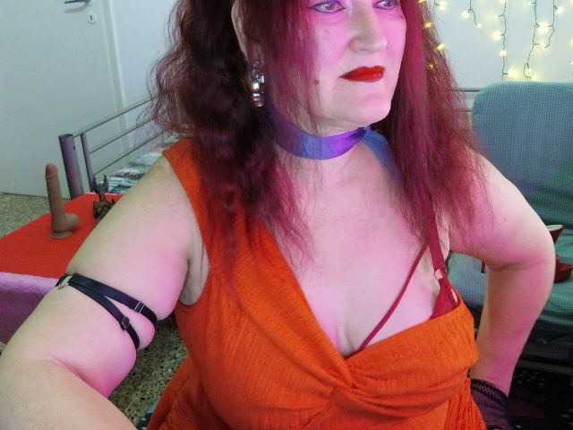 SabrinaXlovess, en directo ahora en BongaCams