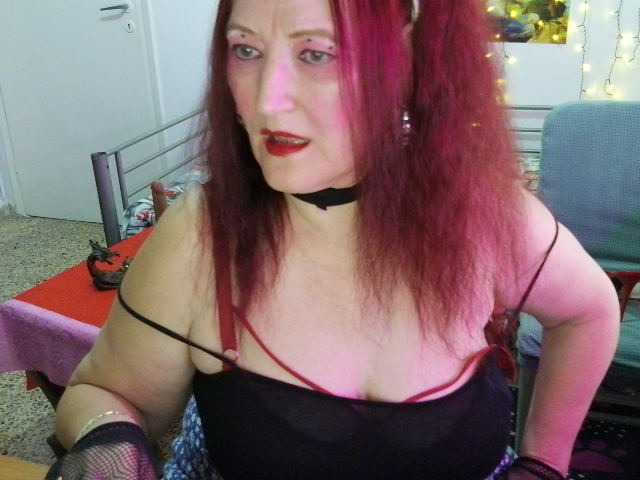 SabrinaXlovess live cam on BongaCams