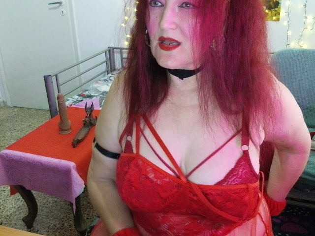 SabrinaXlovess, en directo ahora en BongaCams