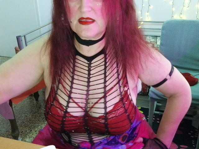 SabrinaXlovess live cam on BongaCams