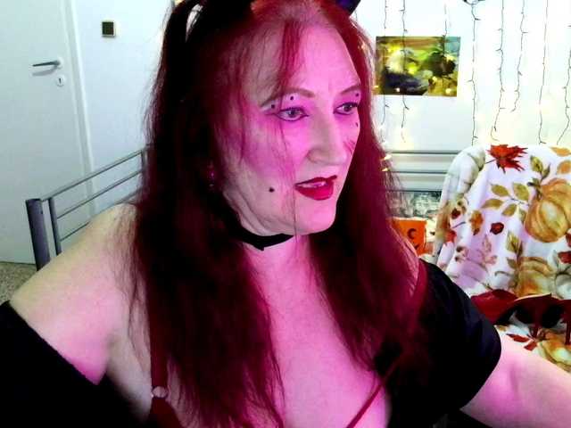 SabrinaXlovess live cam on BongaCams
