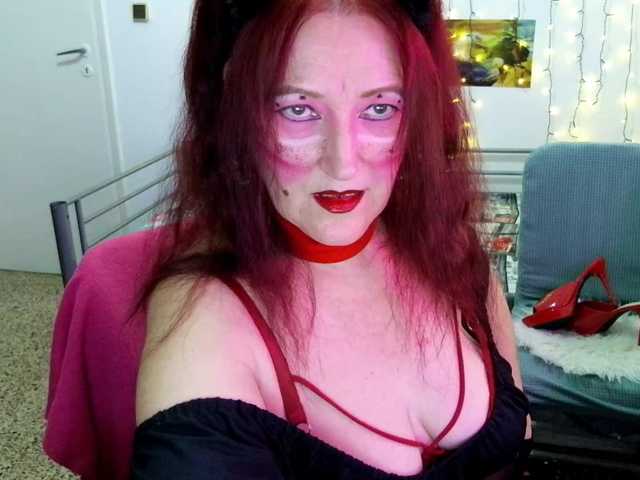 SabrinaXlovess live cam on BongaCams