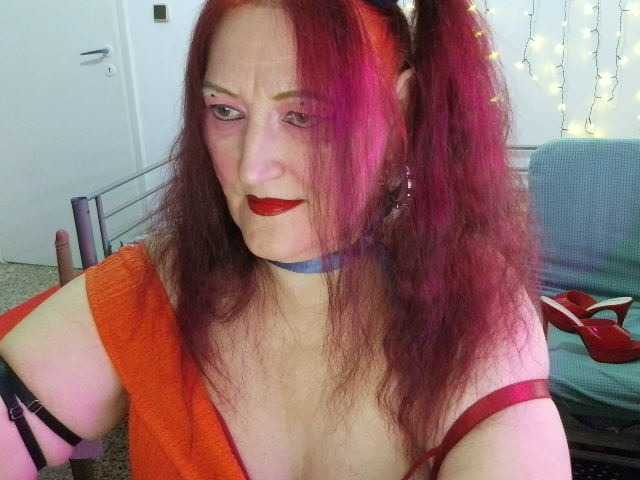 SabrinaXlovess, en directo ahora en BongaCams