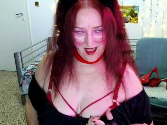 SabrinaXlovess live cam on BongaCams