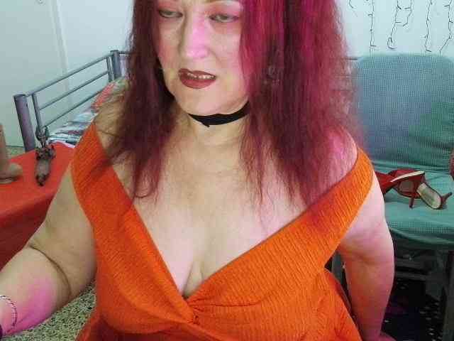 SabrinaXlovess live female cam on bongacams