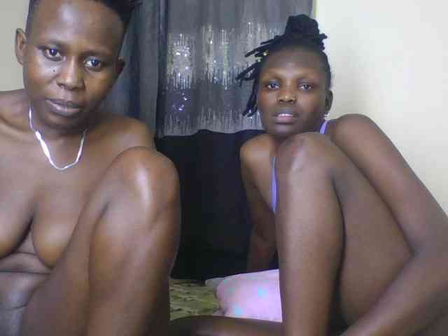 Screatcouples's cam show statistics and live stream