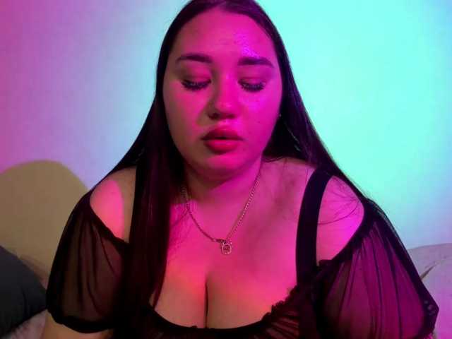 HazelZims live cam preview