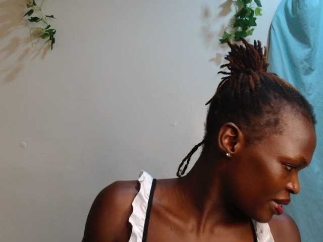 barbiequeen1 live cam on BongaCams
