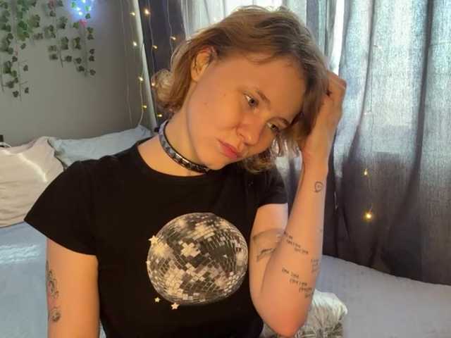 AuroraHoll