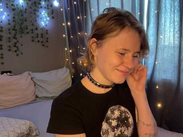 AuroraHoll live cam on BongaCams