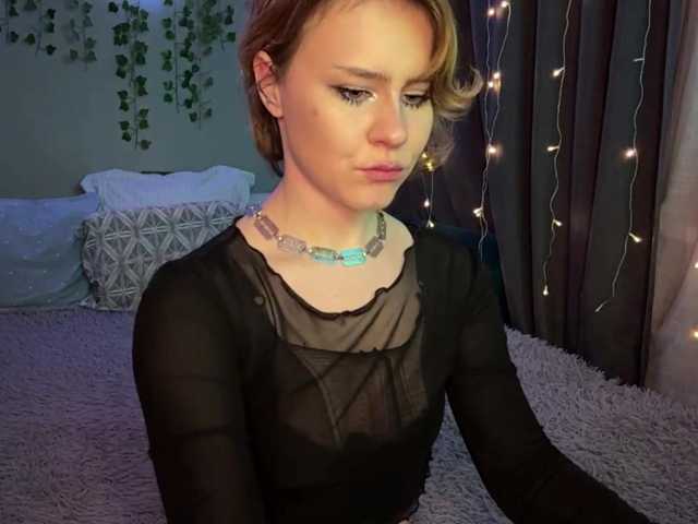 AuroraHoll live cam on BongaCams