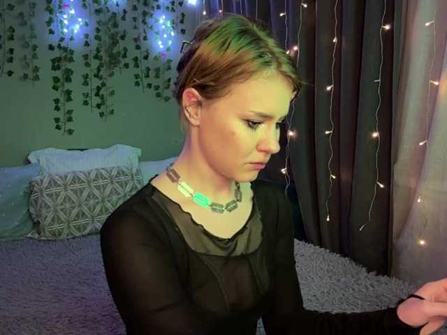 AuroraHoll live cam on BongaCams