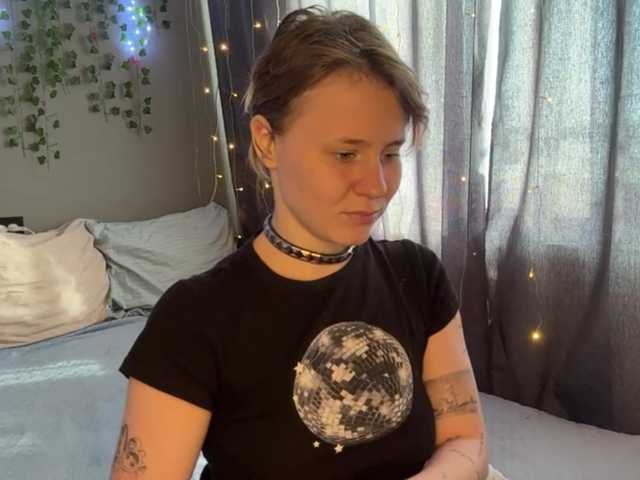 AuroraHoll live cam on BongaCams
