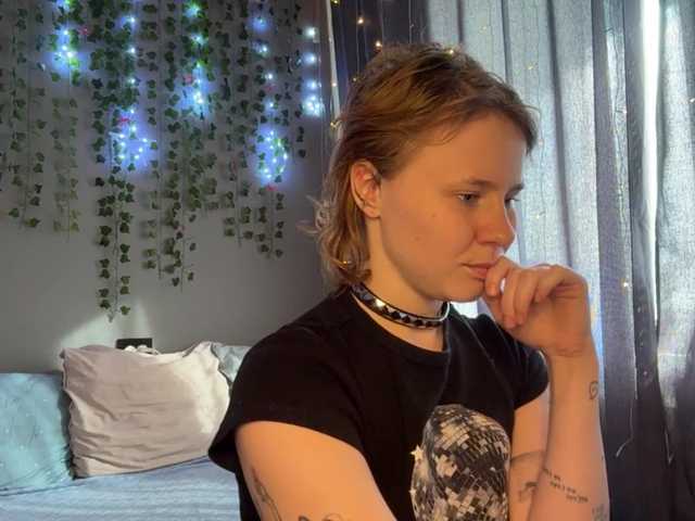 AuroraHoll live cam on BongaCams