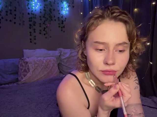 AuroraHoll live cam on BongaCams