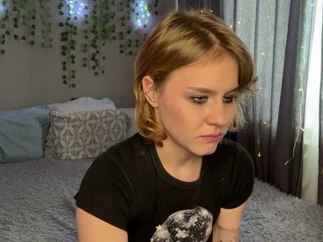 AuroraHoll live cam on BongaCams