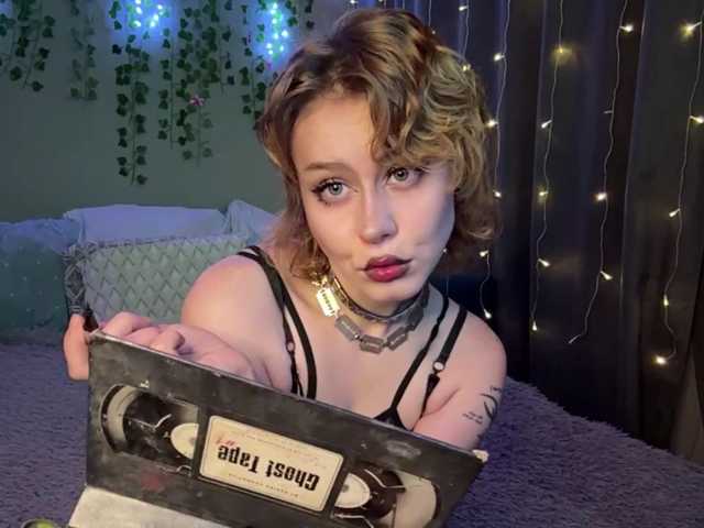 AuroraHoll live cam on BongaCams