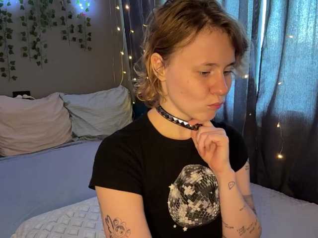 AuroraHoll live cam on BongaCams