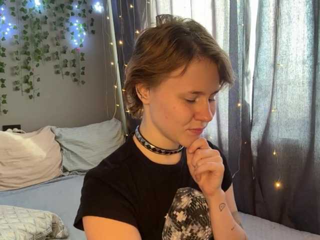 AuroraHoll live cam on BongaCams
