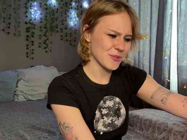 AuroraHoll