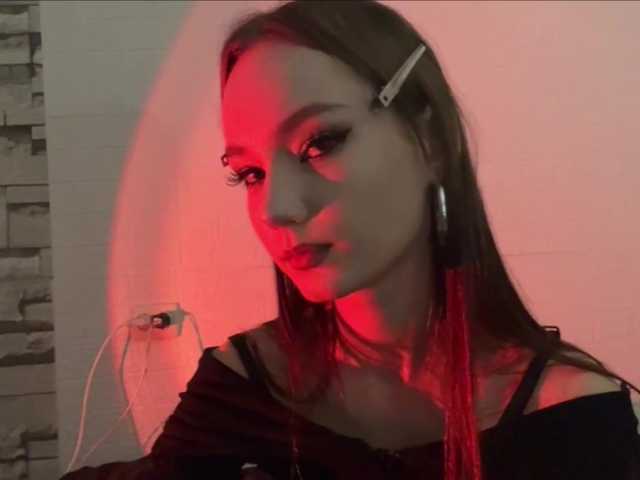 Chat with JuniperHoll live cam