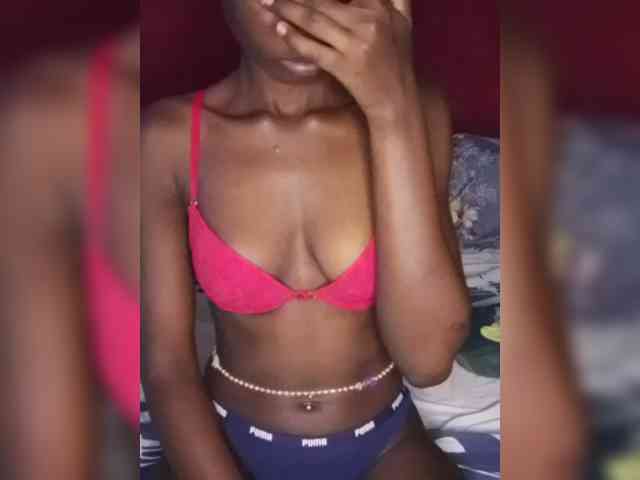 AryaSmilesX webcam