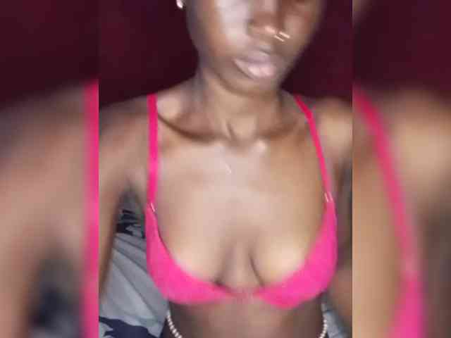 AryaSmilesX webcam