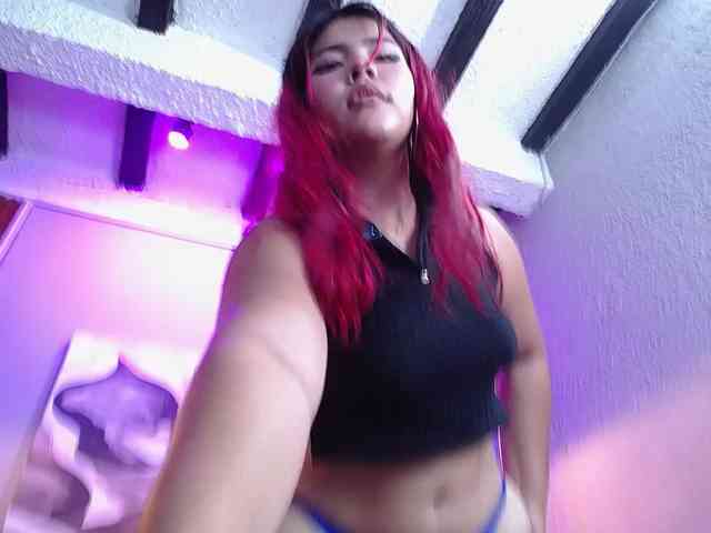 allieBootty webcam