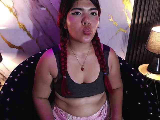 allieBootty webcam